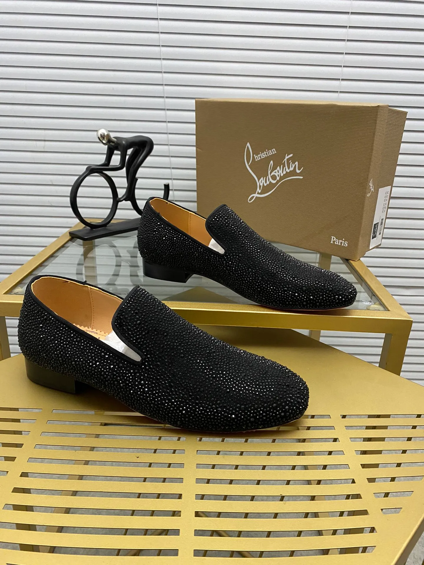 Made to order. Ex-factory price 520. christian louboutin (CL red sole shoes) counter series, casual sneakers for couples 📢 📢 📢 Exclusive hot style release 🎈🎈💪 Movable latex feet 👻 Finished outsole line [Proud] 😝Female 35-40# Male 38#-46, global supply😝 [Top version]: Original imported genuine leather upper, top original leather lining, original molded TPU outsole, original 1:1 detail processing, original shoe last,